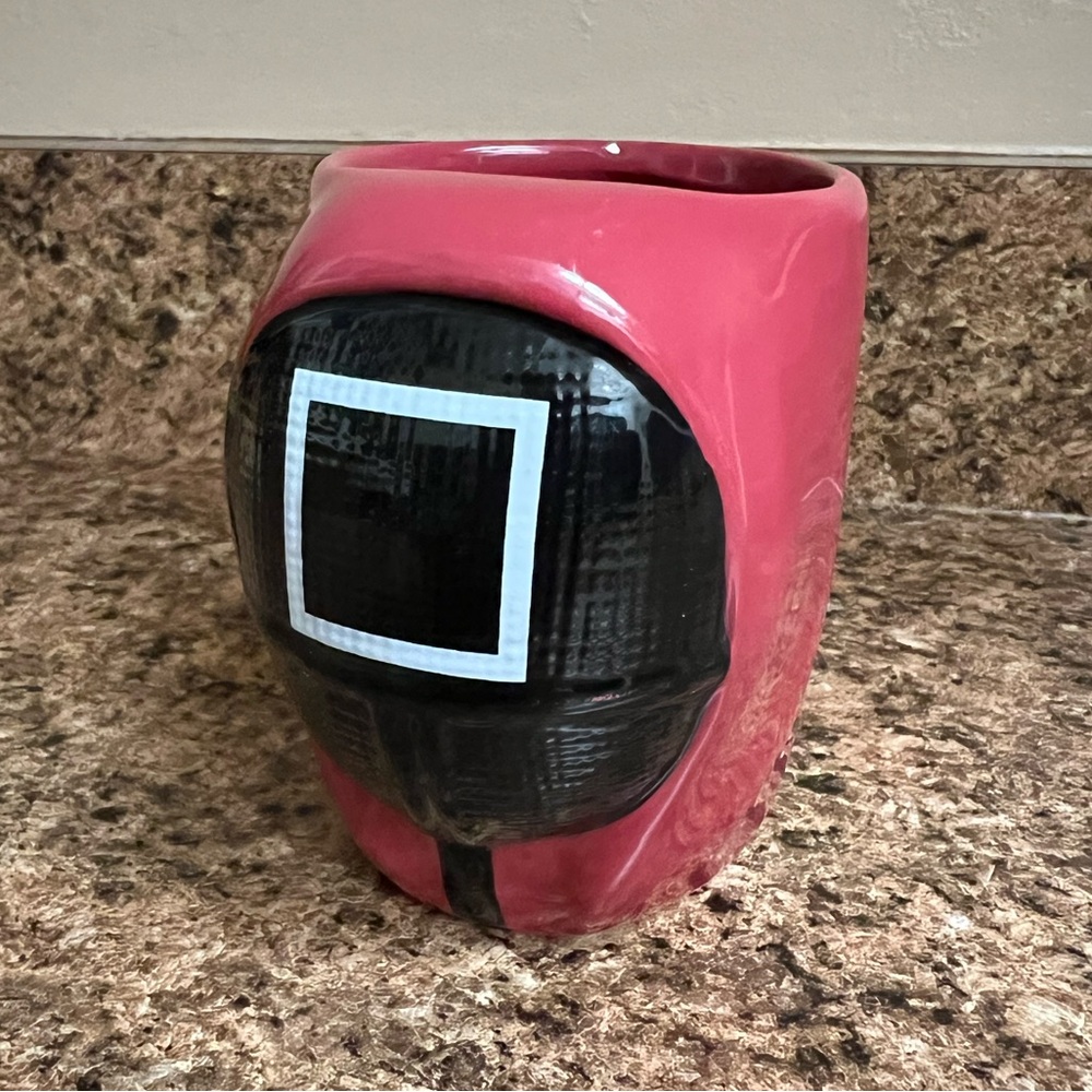 Netflix Squid Games 18 oz Coffee Mug